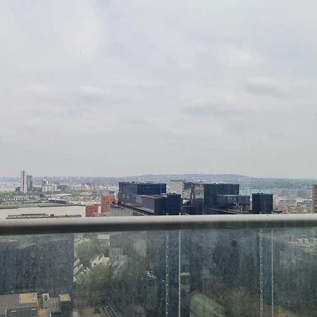 Skyview Waterside City Luxury Apartment London Luaran gambar