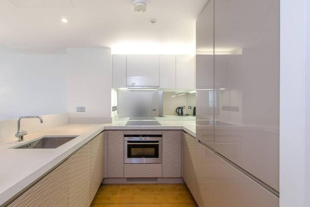 Skyview Waterside City Luxury Apartment London Luaran gambar